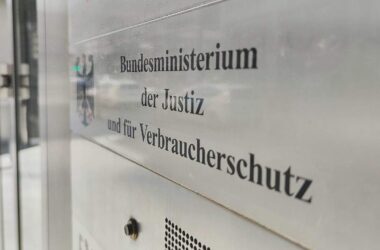 Justizministerium legt Gesetz zur elektronischen Fußfessel vor