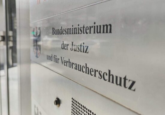 Justizministerium legt Gesetz zur elektronischen Fußfessel vor