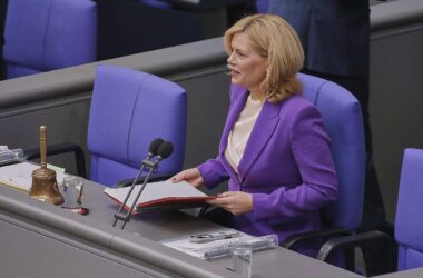 Klöckner weist Kritik an ihrer Amtsführung zurück