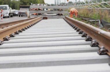 Lutz-Aus: Al-Wazir fordert von Schnieder mehr Engagement für Bahn