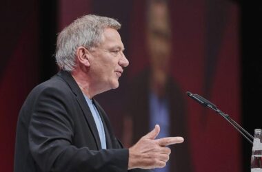 Linken-Chef fordert Gemeinnützigkeit der Bahn