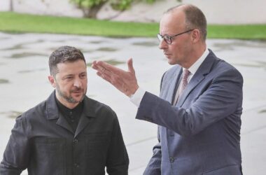 Selenskyj und Merz loben Trump