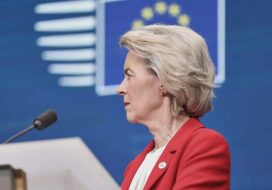 Von der Leyen verteidigt Zoll-Deal mit Trump