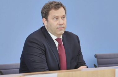 Klingbeil schließt Steuererhöhungen nicht aus