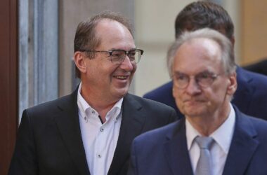 Dobrindt besucht jüdische Gemeinde in Halle