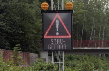 Mehrere Unfälle sorgen für Staus auf Autobahnen bei Rostock