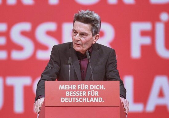 Mützenich fordert scharfe Reaktion auf Trumps Atomdrohungen