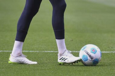 DFB-Pokal: Schalke setzt sich in Verlängerung gegen Lok durch