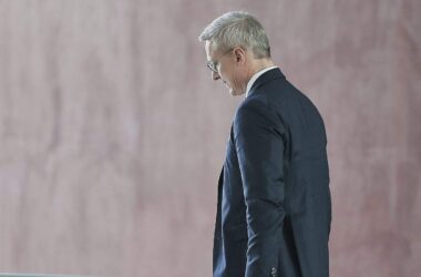 Digitalminister freut sich über neuen Dienstsitz