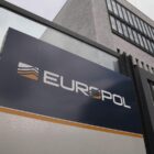 Europol meldet Beschlagnahmung von Falschgeld in Millionenhöhe