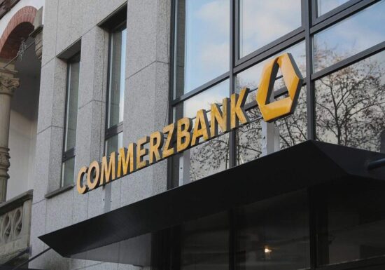 Bericht: Commerzbank steht kurz vor Einigung über Stellenabbau