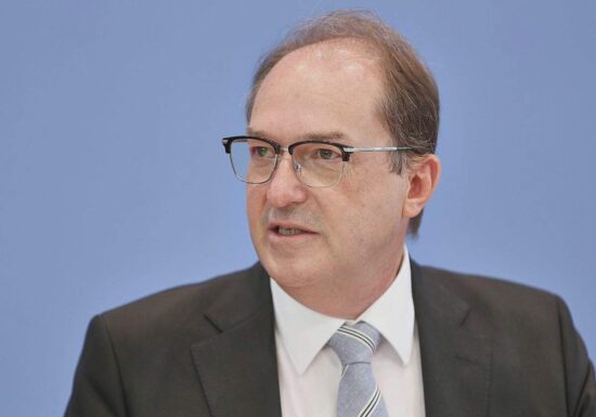 Grüne kritisieren Haltung Dobrindts zu Palantir-Software