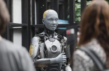 DRK-Präsidentin: Roboter können keine Pflege-Fachkräfte ersetzen