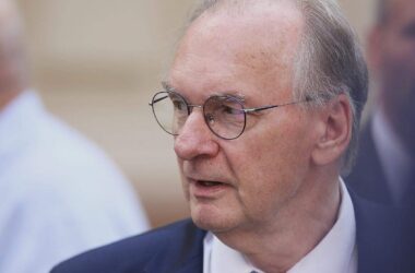Haseloff gegen Steuererhöhungen und für "Update von Hartz IV"