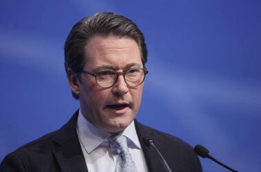 Verkehrsministerium hält sich nach Anklage gegen Scheuer bedeckt
