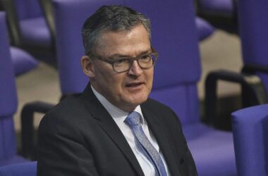 Kiesewetter wirft Trump Desinteresse an der Ukraine vor