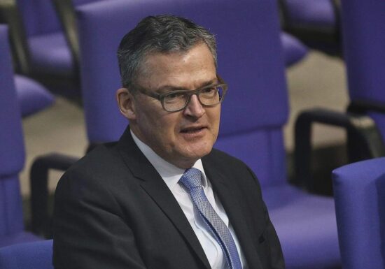 Kiesewetter wirft Trump Desinteresse an der Ukraine vor