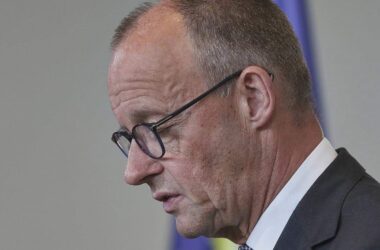 Forsa: Union und AfD gleichauf - Zufriedenheit mit Merz sinkt