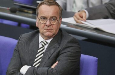 Röttgen kritisiert Pistorius in Wehrpflicht-Debatte scharf