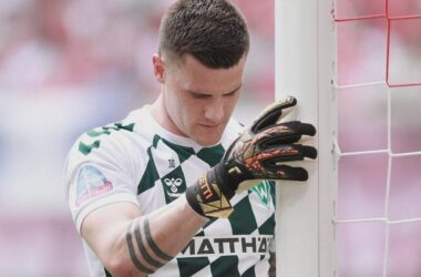 Eintracht Frankfurt verpflichtet Torwart Michael Zetterer