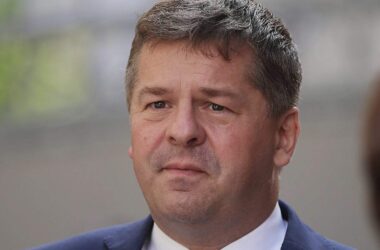Schulze schließt sich Kritik an Ukraine-Friedenstruppen an