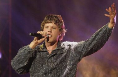 "Golden" weiter an Single-Charts-Spitze - Zartmann zurück auf Rang 3