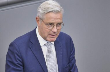 Röttgen kritisiert Gesetzesentwurf zum neuen Wehrdienst