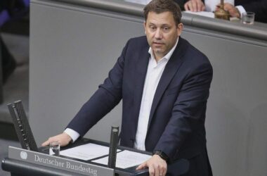 SPD verteidigt Klingbeils Steuer-Überlegungen