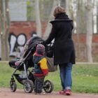 Umfrage: Jedes dritte Elternteil fühlt sich stark belastet