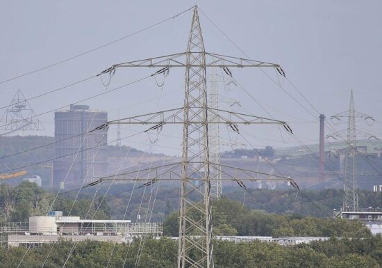 Amprion erwartet kontrollierte Stromabschaltungen für Betriebe