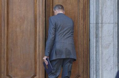 Forsa: AfD baut Vorsprung aus - Zufriedenheit mit Merz sinkt weiter