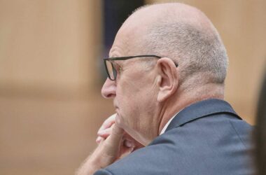 Woidke will mehr Repression gegen Rechtsextreme