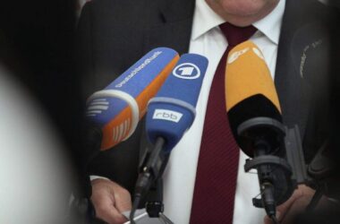 Medien fordern von Merz Protest gegen US-Visa-Pläne