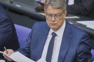 Grüne stellen Eignung von Schnieder als Minister infrage