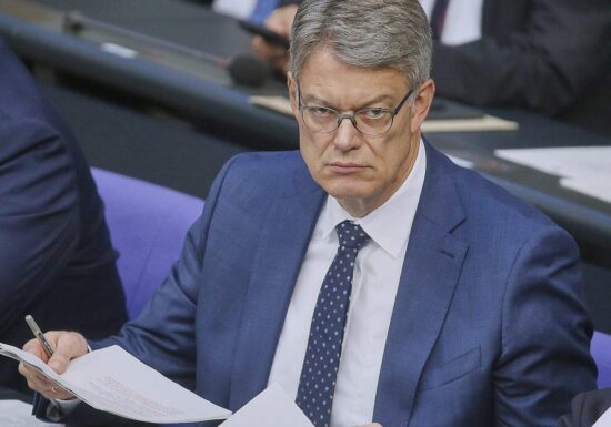 Grüne stellen Eignung von Schnieder als Minister infrage
