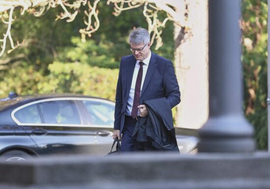 Verkehrsminister Schnieder bei Kabinettsklausur zusammengebrochen