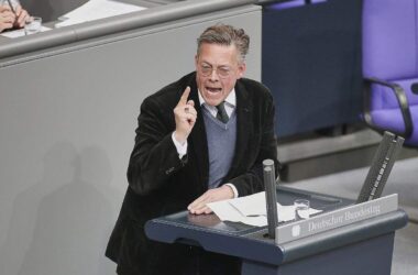 Grüne und Linke kritisieren Dobrindts Pläne für Drohnenabwehr