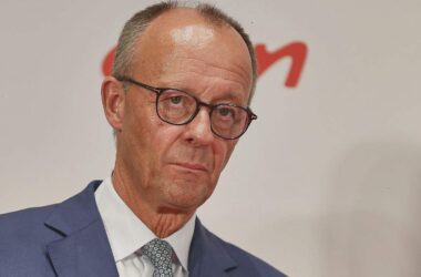 Bericht: Datenhändler verkaufen Handynummern von Merz und Ministern