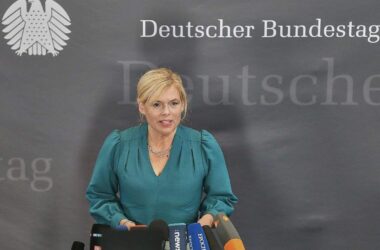 Kommission: Klöckner mahnt "selbstkritische" Corona-Aufarbeitung an