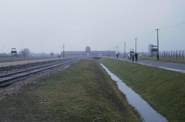 Experten wollen frühere Holocaust-Aufklärung in deutschen Schulen
