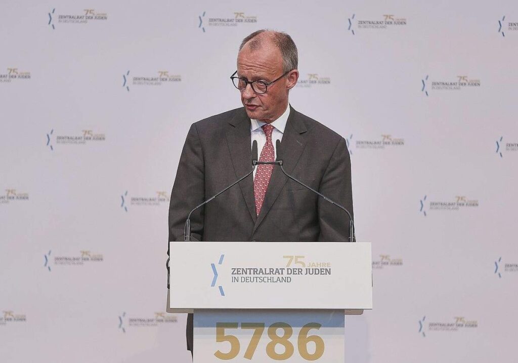 Merz lobt Zentralrat der Juden als "unersetzbaren Partner"