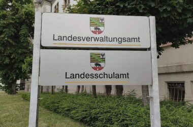 Allensbach: Vier Fünftel wollen geringere Privilegien für Beamte