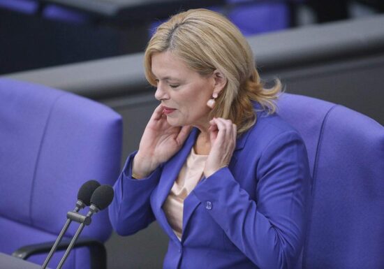 Klöckner warnt vor Unterdrückung von Debatten in Parlamenten