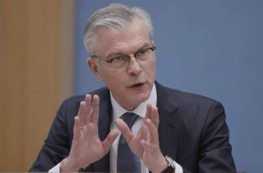 Wirtschaftsweiser für weniger Leistungen in Pflegeversicherung