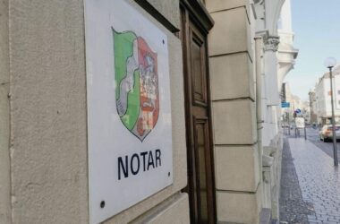 Verfassungsgericht kippt Altersgrenze für Notare