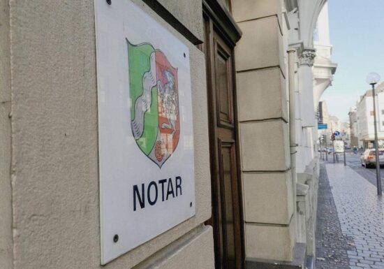 Verfassungsgericht kippt Altersgrenze für Notare