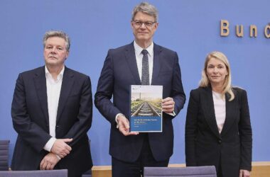 Al-Wazir gibt Bund Schuld für Probleme bei Deutscher Bahn
