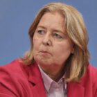 Knappe Hälfte bescheinigt Bas verständliche Sprache