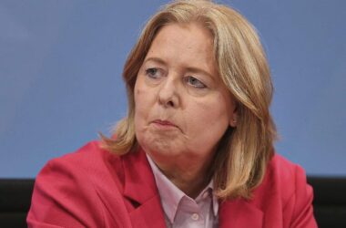 Knappe Hälfte bescheinigt Bas verständliche Sprache