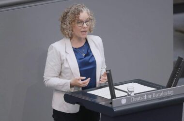 Grüne protestieren gegen mögliche Abschwächung von Klimazielen